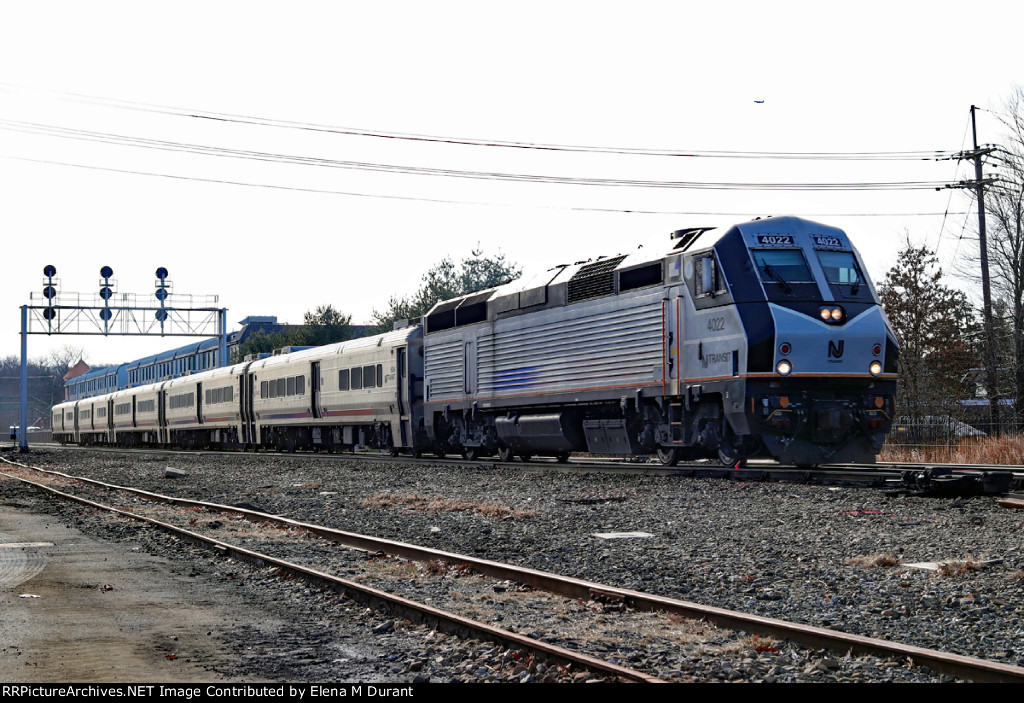 NJT 4022 on  Train 1309